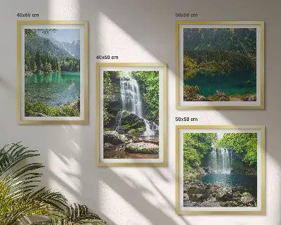 Set van posters met lijst Watervallen in een groene omgeving