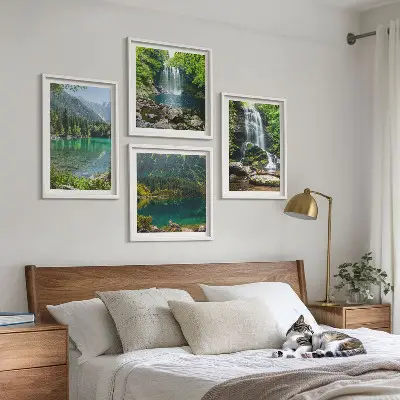 Set van posters met lijst Watervallen in een groene omgeving