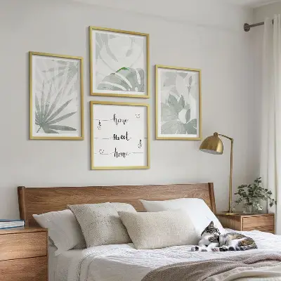 Set van posters met lijst met een afbeelding van bladeren in groenachtig grijze tinten