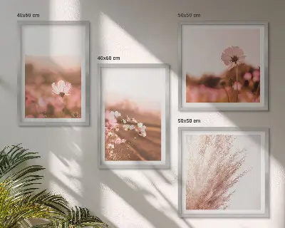 Set van posters met lijst Wilde bloemen in de weiden in de zomer