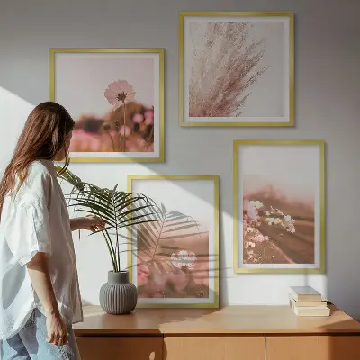 Set van posters met lijst Wilde bloemen in de weiden in de zomer