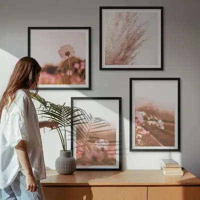Set van posters met lijst Wilde bloemen in de weiden in de zomer
