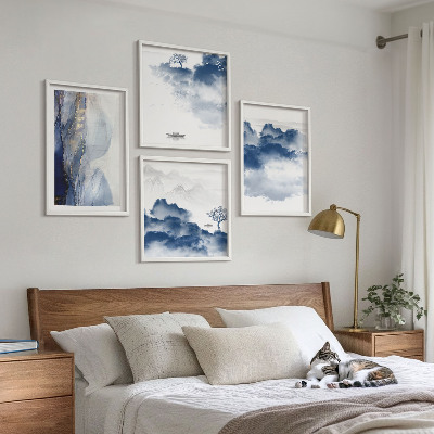 Set van posters met lijst Bergen, wolken, bomen, vogels op de achtergrond