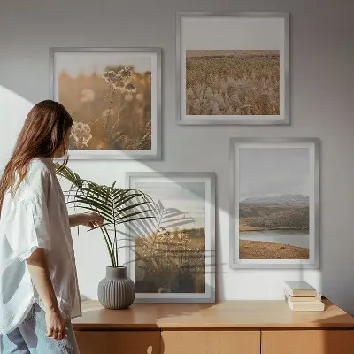 Set posters met lijst landschap met weiden, bergen en een meer