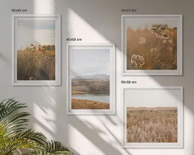 Set posters met lijst landschap met weiden, bergen en een meer