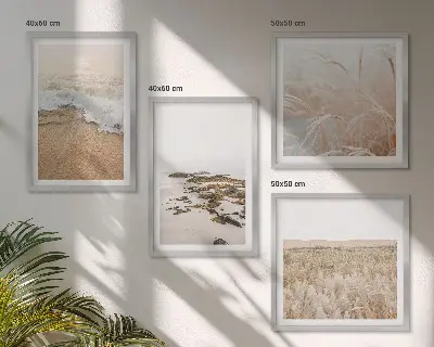Set van posters met lijst strandgolven met stenen in de zomer