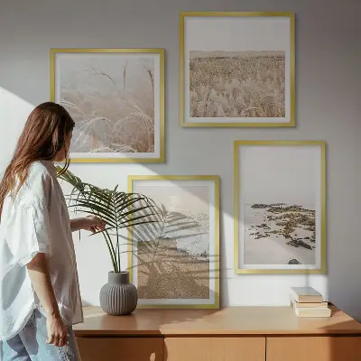 Set van posters met lijst strandgolven met stenen in de zomer