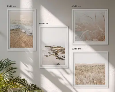 Set van posters met lijst strandgolven met stenen in de zomer