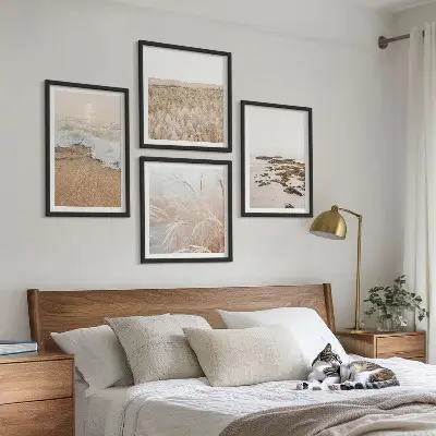 Set van posters met lijst strandgolven met stenen in de zomer