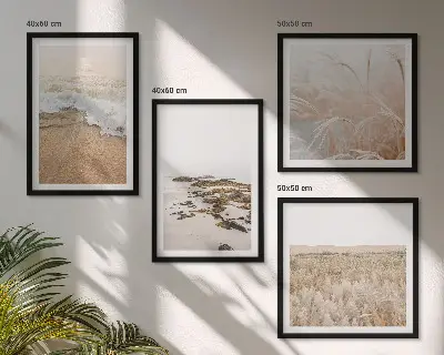 Set van posters met lijst strandgolven met stenen in de zomer
