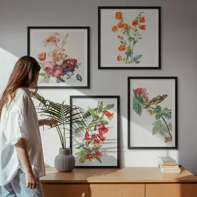 Meerluik in lijst met geschilderde bloemen en retro vogel 