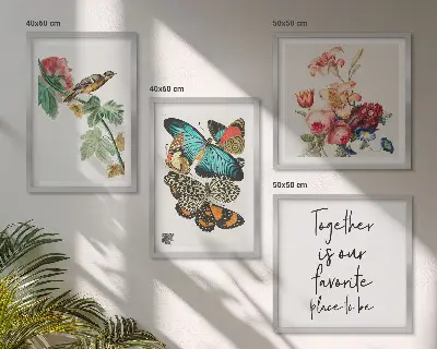 Set posters met lijst bloemen, vlinders en vogels in pastelkleuren