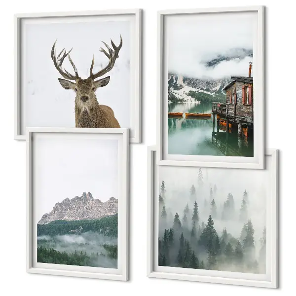 Set posters met lijst met een afbeelding van bergen, een meer, een hert, een hut en mist