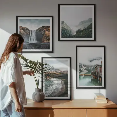 Set posters met lijst met afbeelding van bergstranden, wolken en water