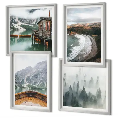 Set posters met lijst met afbeelding van bergen, meer, boot, mist en strand