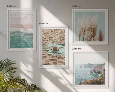 Posterset met lijsten strandgolven met gras en een hoed