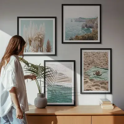 Posterset met lijsten strandgolven met gras en een hoed