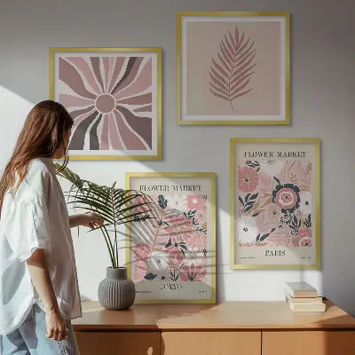 Meerluik in lijst met bloemmotieven, bladeren en geometrische vormen