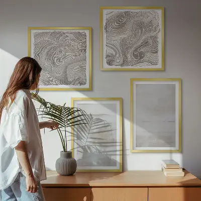 Meerluik in lijst met versleten texturen in moderne stijl