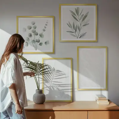 Set van posters met lijst met marmeren structuur en pastelkleurige takjes