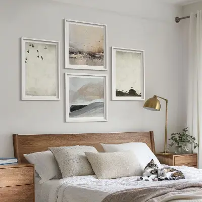 Set van posters met lijst met afbeeldingen van vogels, rotsen, penseelstreken en versieringen