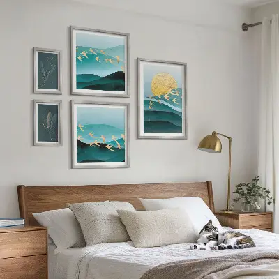 Moderne schilderijen set met een artistieke voorstelling van vogels en golven