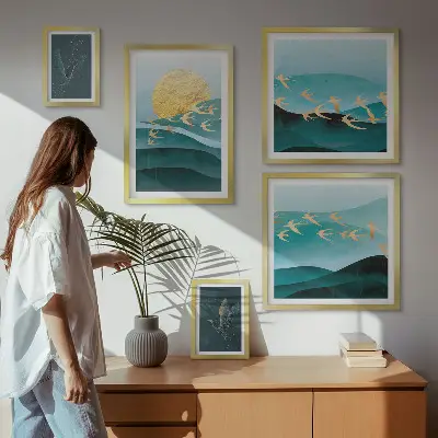 Moderne schilderijen set met een artistieke voorstelling van vogels en golven