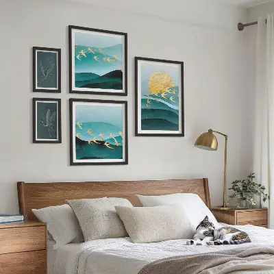 Moderne schilderijen set met een artistieke voorstelling van vogels en golven