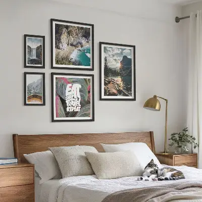 Moderne schilderijen set met landschappen van bergwatervallen
