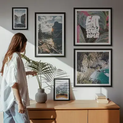 Moderne schilderijen set met landschappen van bergwatervallen