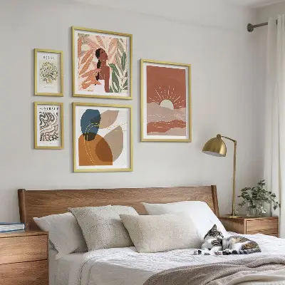 Set van moderne schilderijen met abstracte plantmotieven in boho-stijl