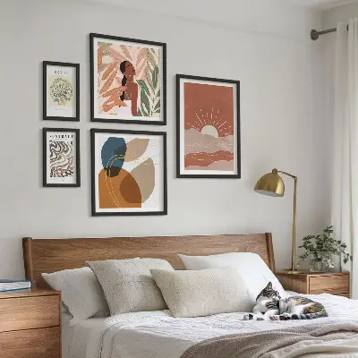 Set van moderne schilderijen met abstracte plantmotieven in boho-stijl