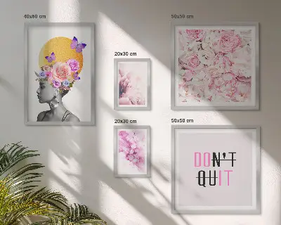 Gallery wall Bloemmotieven met een vrouw