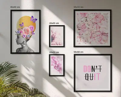 Gallery wall Bloemmotieven met een vrouw