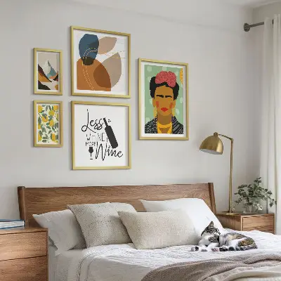 Set van moderne schilderijen met abstracte portretten in boho-stijl