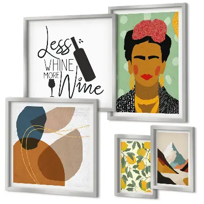 Set van moderne schilderijen met abstracte portretten in boho-stijl