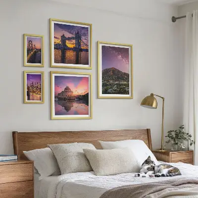 Moderne schilderijen set met nachtelijke bergdorp landschappen