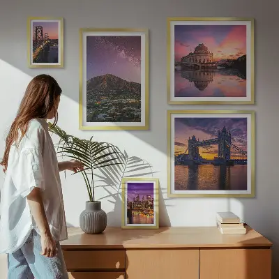 Moderne schilderijen set met nachtelijke bergdorp landschappen