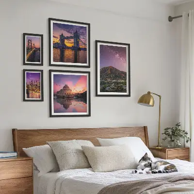 Moderne schilderijen set met nachtelijke bergdorp landschappen