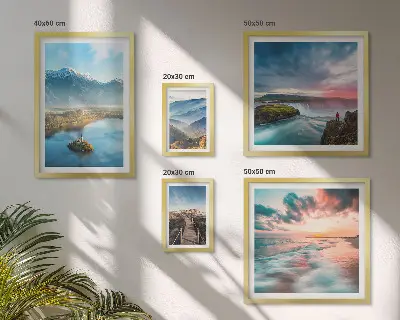 Moderne schilderijen set met berglandschappen en watervallen