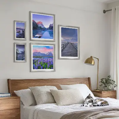 Gallery wall met berg- en kustlandschappen