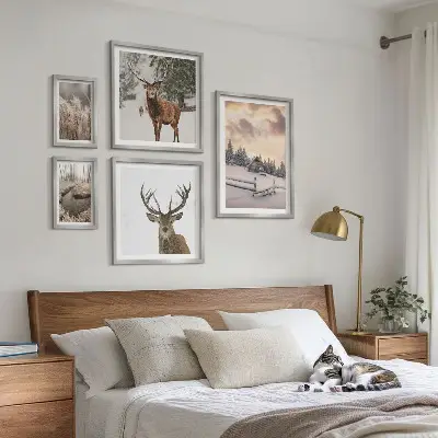 Moderne schilderijen set met winterlandschappen met herten