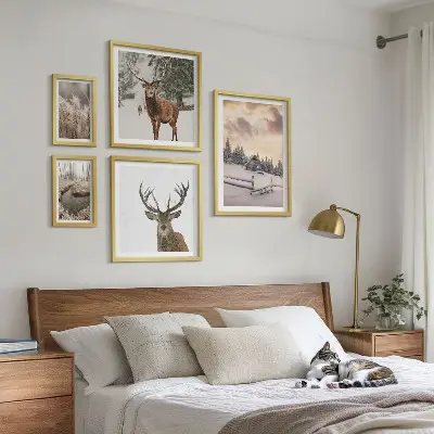 Moderne schilderijen set met winterlandschappen met herten