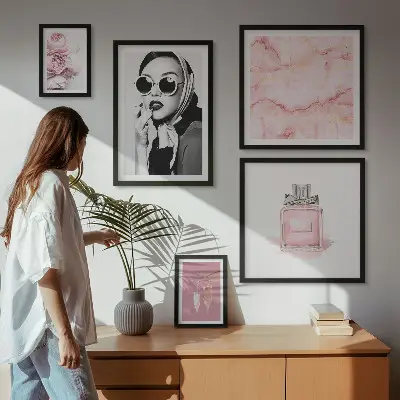 Gallerijmuur stijlvolle roze accenten
