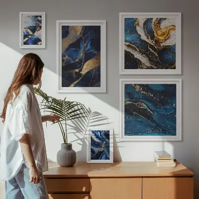 Wanddecoratie compositie met abstracte blauwe patronen