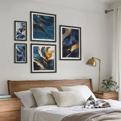 Wanddecoratie compositie met abstracte blauwe patronen