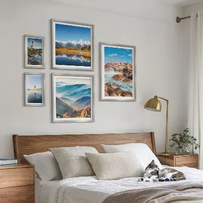 Moderne schilderijenset met natuurlijke bergen, zee en vuurtorens
