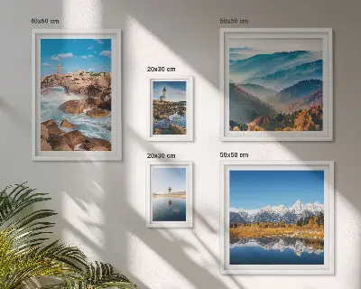 Moderne schilderijenset met natuurlijke bergen, zee en vuurtorens