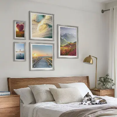 Moderne schilderijenset met afbeeldingen van landschappen, bergen, harten, golven en ballonnen