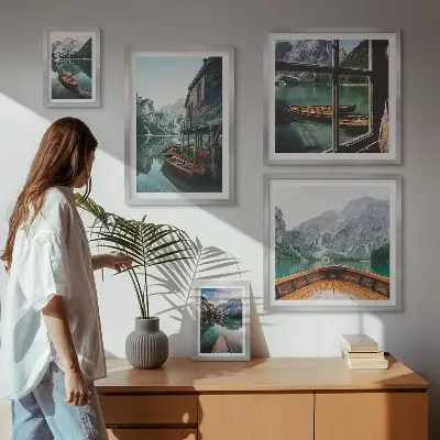 Gallery wall meren en berglandschap in rustgevende stijl